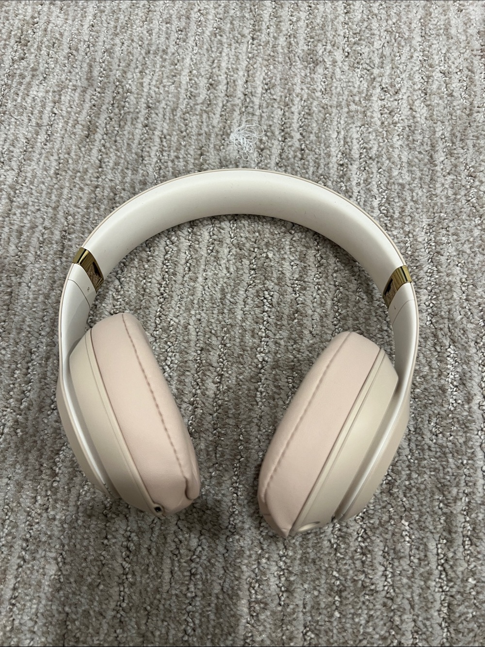 Beats Headphones in Blush with Gold Accents no charger